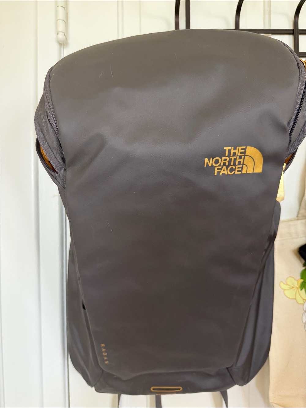 The North Face Black Backpack with Gold Logo Accent Kaban